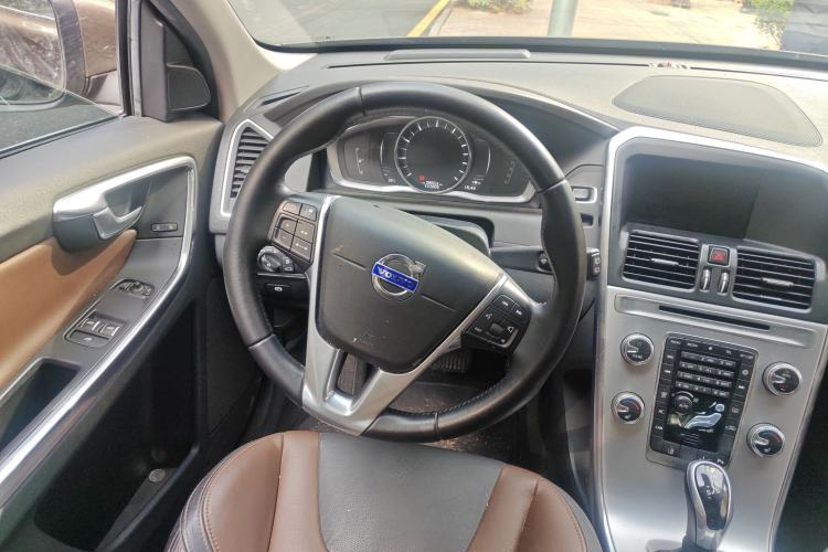 Used Volvo XC60 2017 T5 AWD Smart Range Edition
