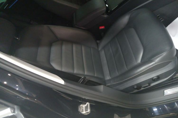 Used Volkswagen Phideon 2019 380TSI Two-Wheel Drive Business Edition China VI Standard
