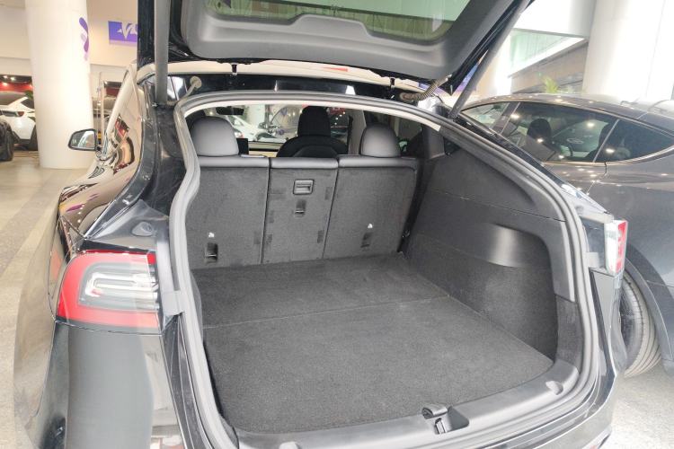 Used Tesla Model Y 2021 Long-Range All-Wheel-Drive Version 3D7