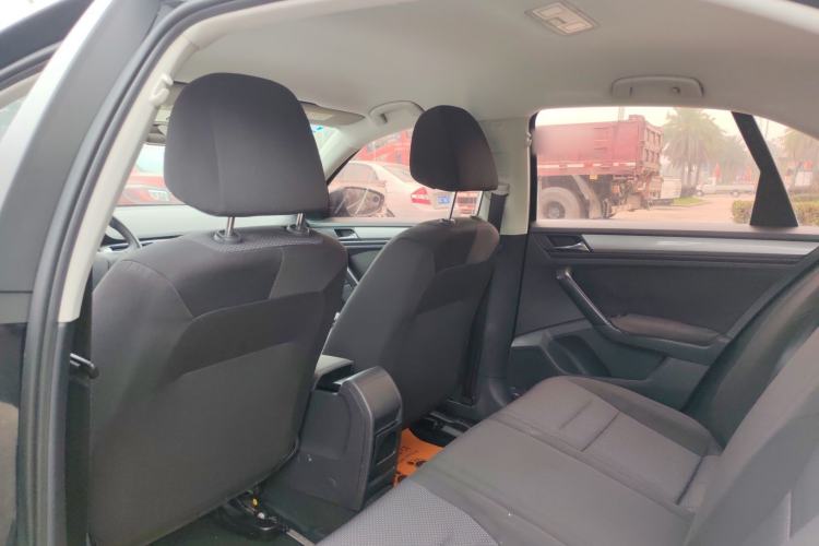 Used Volkswagen Bora 2016 1.6L Manual Fashion Edition
