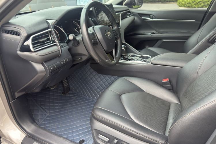 Used Toyota Camry 2021 2.0G Luxury Edition
