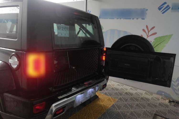 Used Beijing Auto BJ40 2019 PLUS 2.3T Automatic Four-Wheel Drive Flagship Edition China VI Emission Standard
