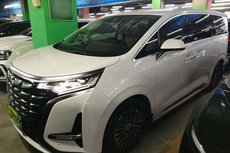 Used Denza D9 2024 DM-i 1050 Luxury Model