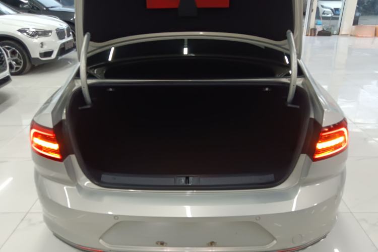 Used Volkswagen Magotan 2017 380TSI DSG Prestige Edition
