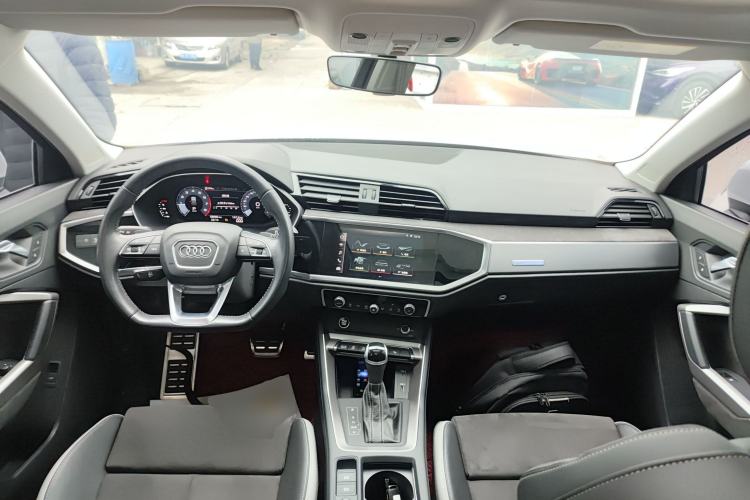 Used Audi Q3 2021 40 TFSI Fashion Dynamic Model
