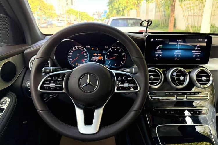 Used Mercedes-Benz GLC 2020 Facelifted GLC 260 L 4MATIC Dynamic Edition
