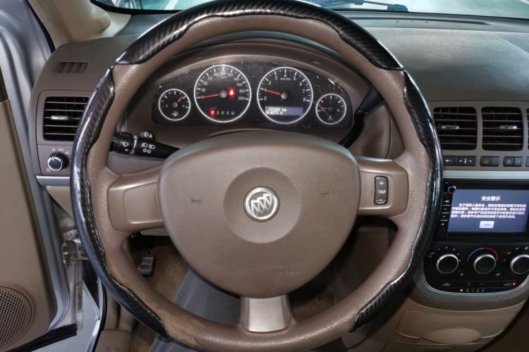 Used Buick GL8 2014 2.4L Classic Edition
