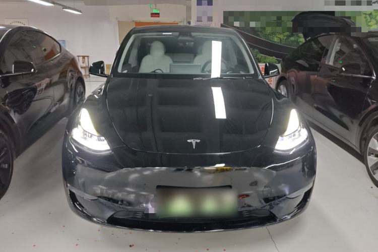 Used Tesla Model Y 2022 Long-Range All-Wheel-Drive Version
