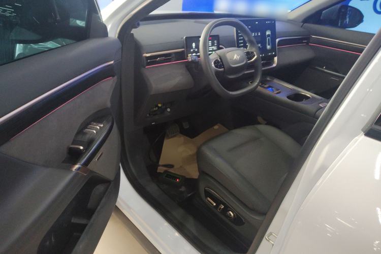 Used  eπ008 2024 210Max Range-Extended Version 6 Seats