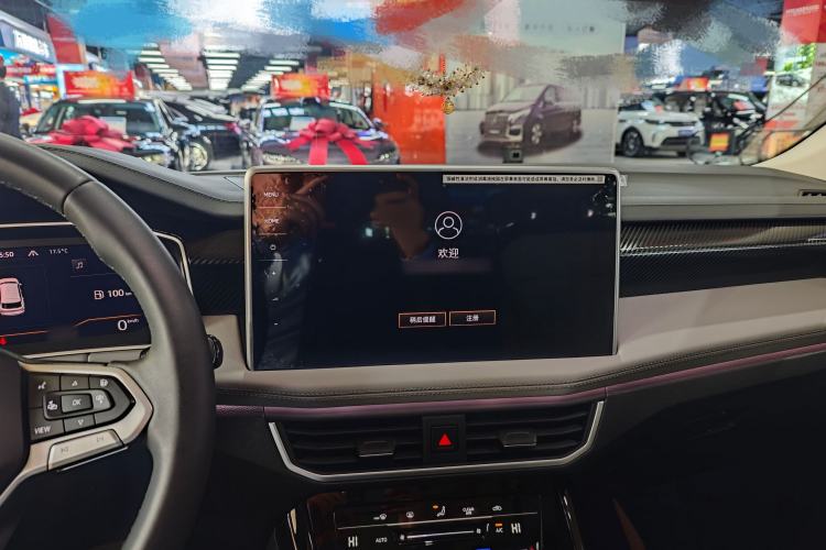 Used Volkswagen Tayron 2024 300TSI Two-Wheel-Drive Luxury Plus Advanced Version
