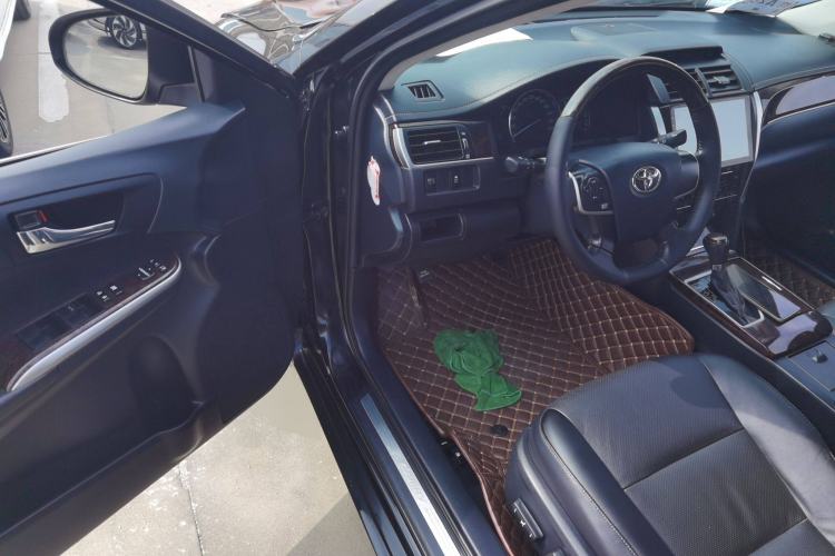 Used Toyota Camry 2016 2.0G 10th Anniversary Leading Edition
