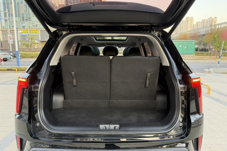 Used SOL X8 PLUS 2023 1.5 TGDI DCT Smart Edition 7-Seater