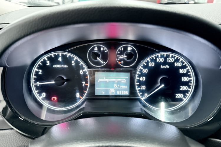 Used Nissan Tiida 2014 1.6L CVT Smart Model
