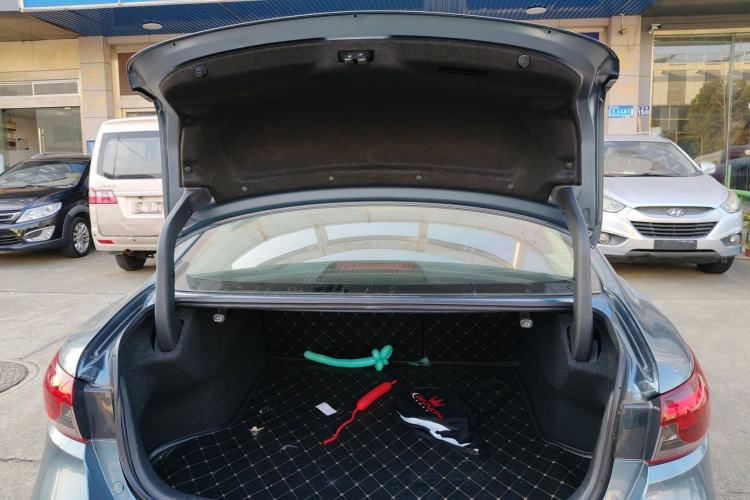 Used Mazda Atenza 2017 2.5L Blue Sky Prestige Edition
