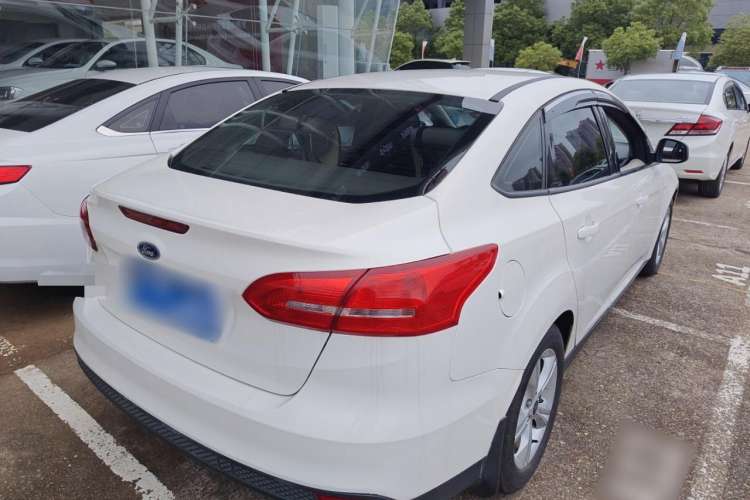 Used Ford Focus 2018 Sedan Classic 1.6L Automatic Comfort Plus Smart Drive Version
