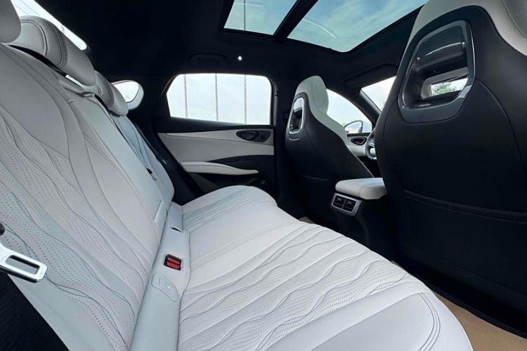 Used BYD Seal 06 New Energy 2024 DM-i 120KM Flagship Model
