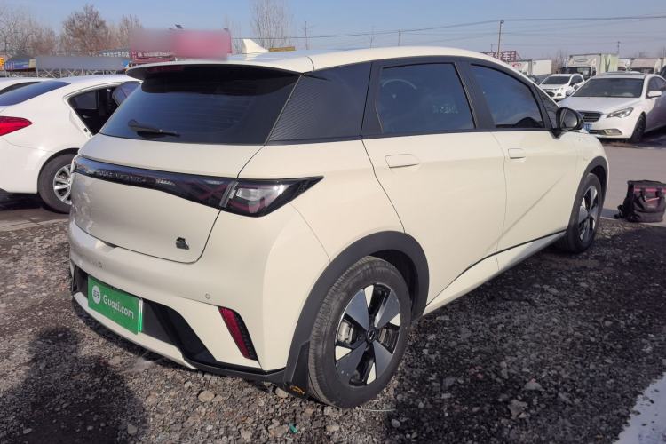 Used BYD Dolphin 2023 420 km Fashion Edition
