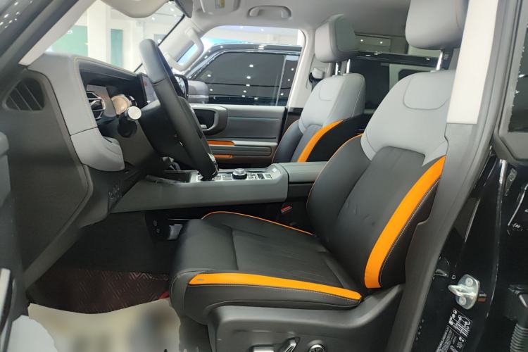 Used  BJ40 2024 2.0T All-New Urban Hunter Edition Chivalrous Style
