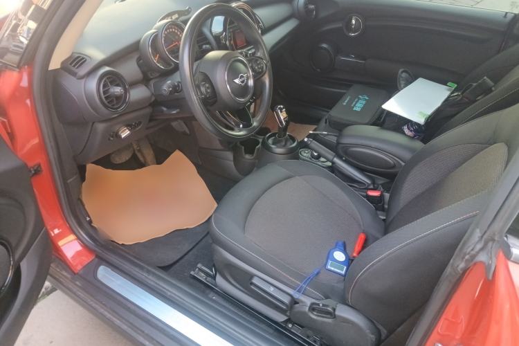 Used  MINI 2018 1.5T ONE
