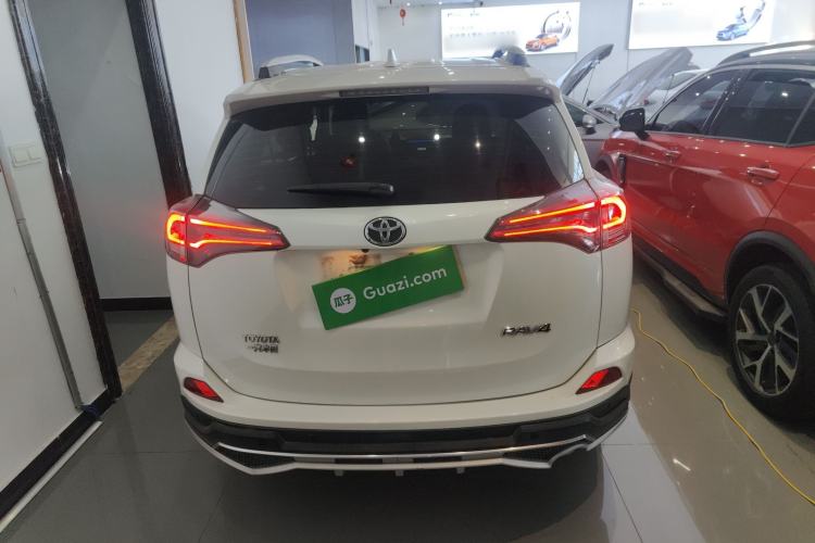 Used Toyota RAV4 2019 2.0L CVT Two-Wheel Drive Pioneer Edition China V Standard