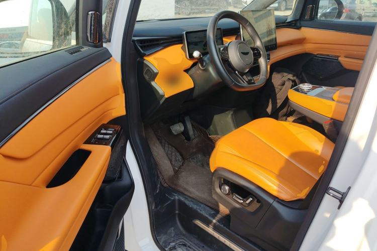 Used  LEVC L380 2024 140-Degree 6-Seater All-Wheel-Drive Ultra