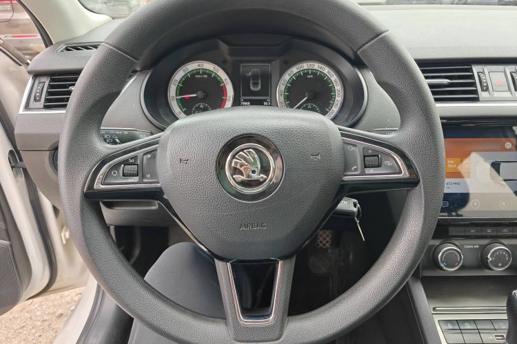 Used Skoda Octavia 2019 1.5L Automatic Smart Drive Luxury Edition China V Standard
