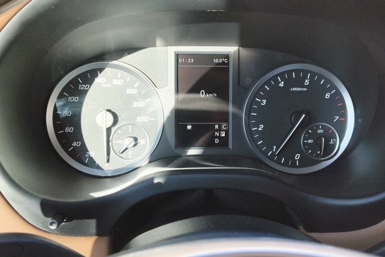 Used Mercedes-Benz Vito 2021 2.0T Elite Version 7 Seats
