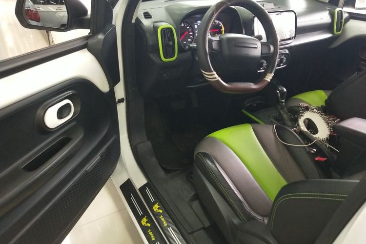 Used Roewe Clever 2021 302 km New Four-Seater Super-Efficient Version
