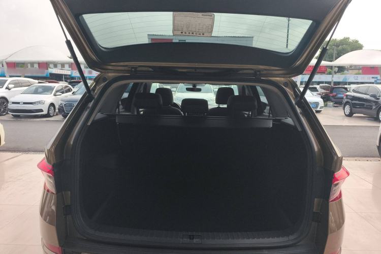 Used Skoda Kodiaq 2018 Facelifted TSI330 5-Seater Two-Wheel-Drive Luxury Enjoyment Edition
