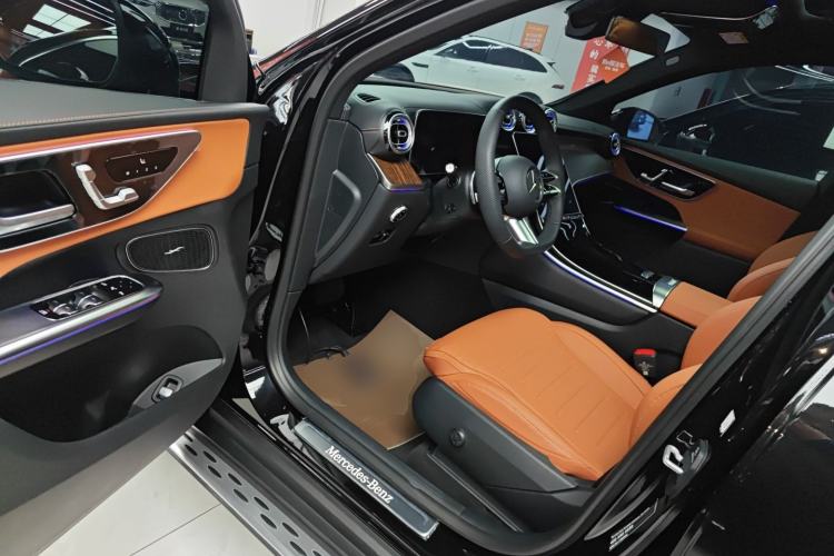 Used Mercedes-Benz GLC 2025 Refreshed GLC 300 L 4MATIC Dynamic Version 5 Seats