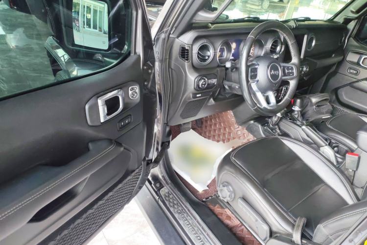 Used  Gladiator 2022 3.6L Pioneer Edition
