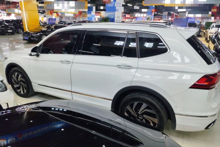 Used Volkswagen Tiguan L 2024 Outstanding Model 330TSI Automatic Two-Wheel Drive R-Line Dragon Glory Edition
