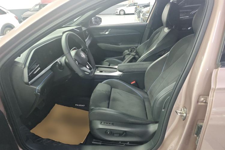 Used Volkswagen Passat 2025 Pro 380TSI Starry Dragon Luxury Edition
