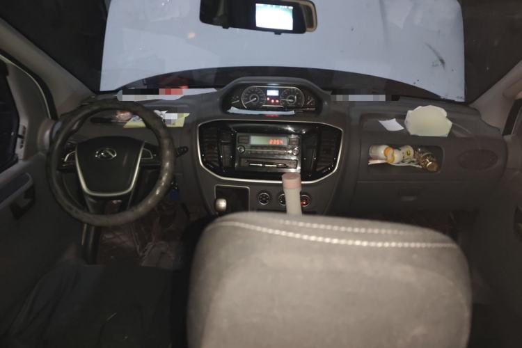 Used SAIC MAXUS Xintu V80 2019 2.5T Classic Edition 6-Speed Manual – Aoyuntong Modified Version Short Wheelbase Mid-Height Roof 5/6 Seats