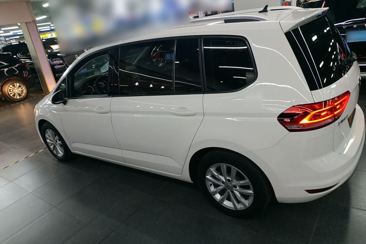 Used Volkswagen Touran 2016 Volkswagen Touran L 280TSI DSG Comfort Edition
