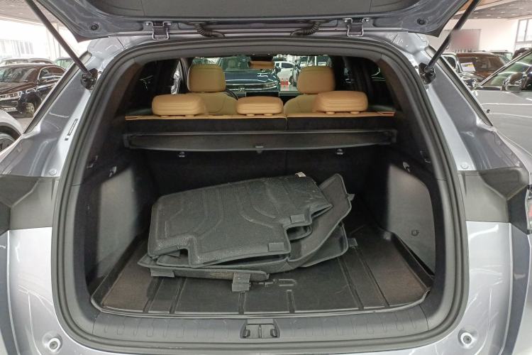 Used BYD Song L DM-i 2024 112 km Leading Edition
