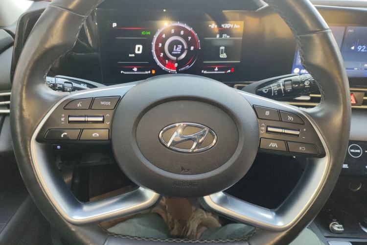 Used Hyundai Elantra 2021 1.5L CVT LUX Prestige Edition