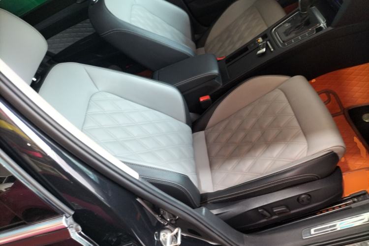 Used Volkswagen Magotan 2023 2 Million Units Limited Edition 330TSI DSG Leading Version