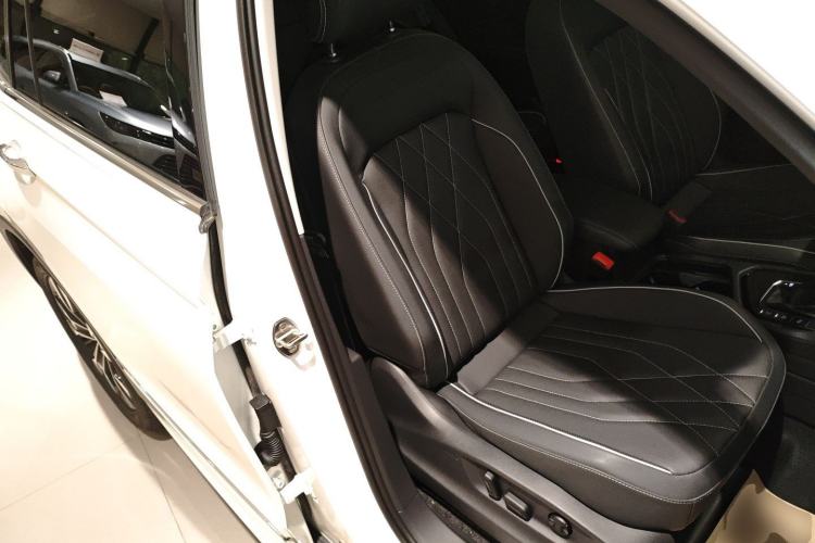 Used Volkswagen Tiguan L 2022 330TSI Automatic Two-Wheel Drive R-Line Enhanced Edition
