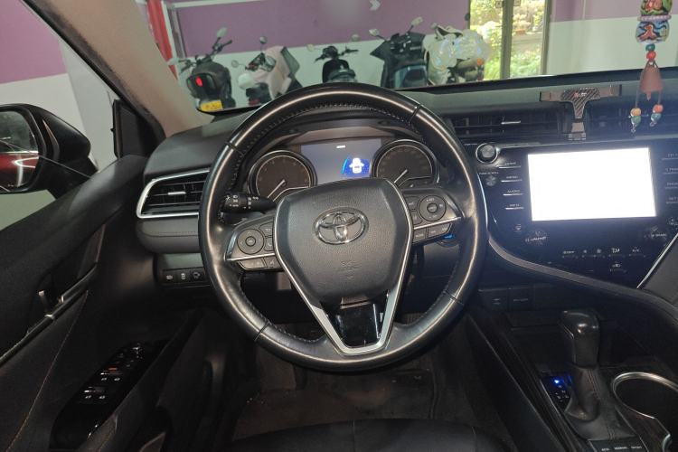 Used Toyota Camry 2018 2.5G Luxury Edition
