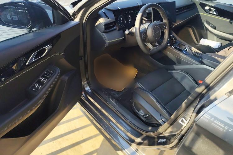 Used Lynk & Co 03 2023 1.5TD DCT JingPro
