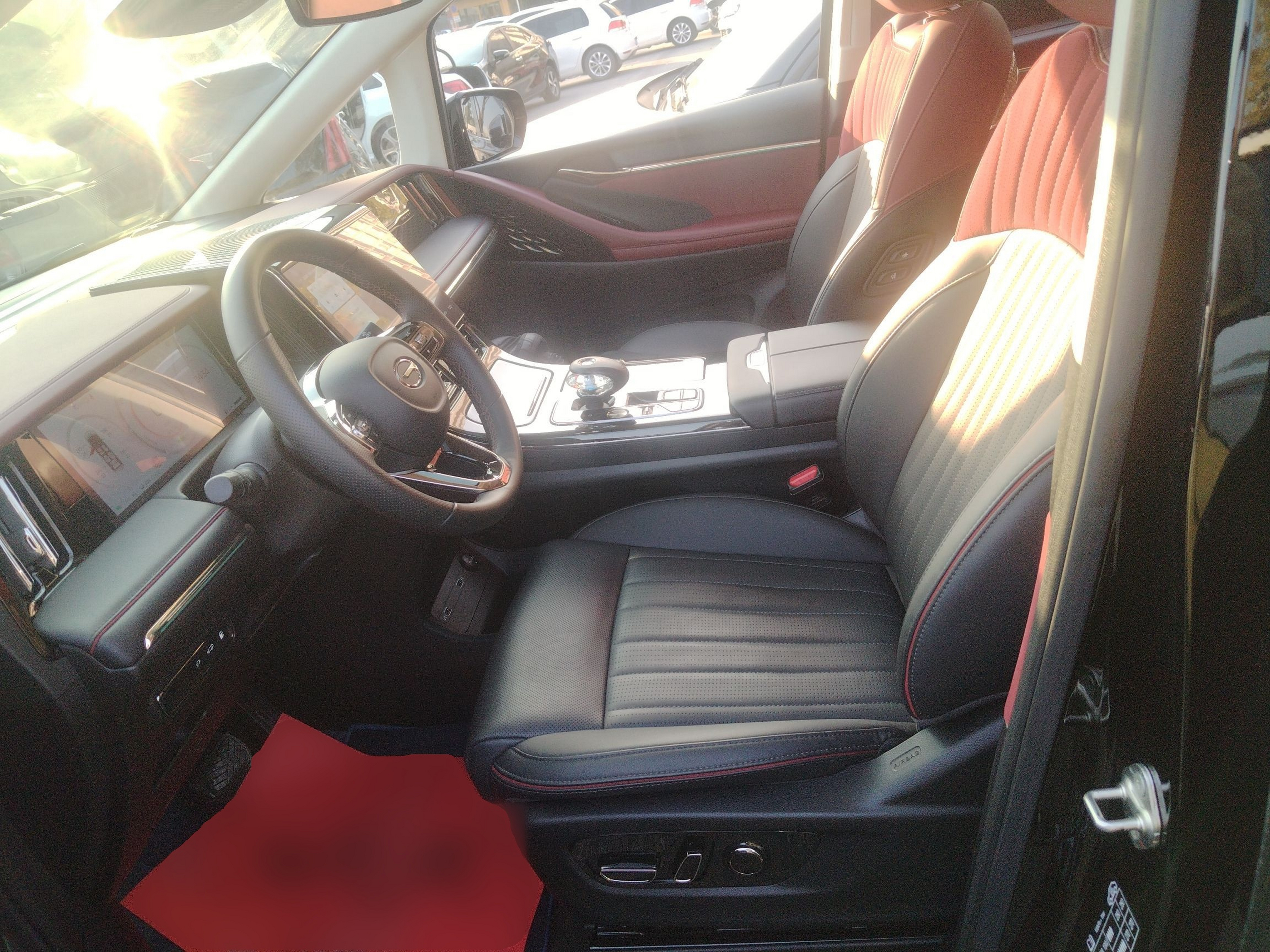 المقاعد الأمامية داخل السيارة