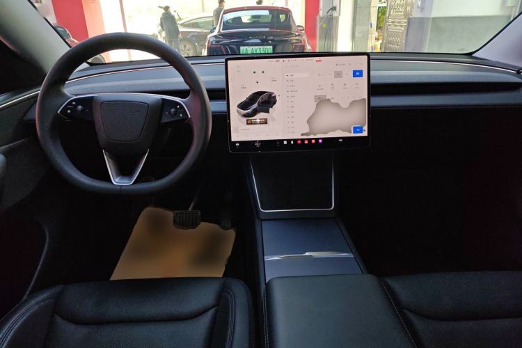 Used Tesla Model Y 2025 Rear-Wheel-Drive Version
