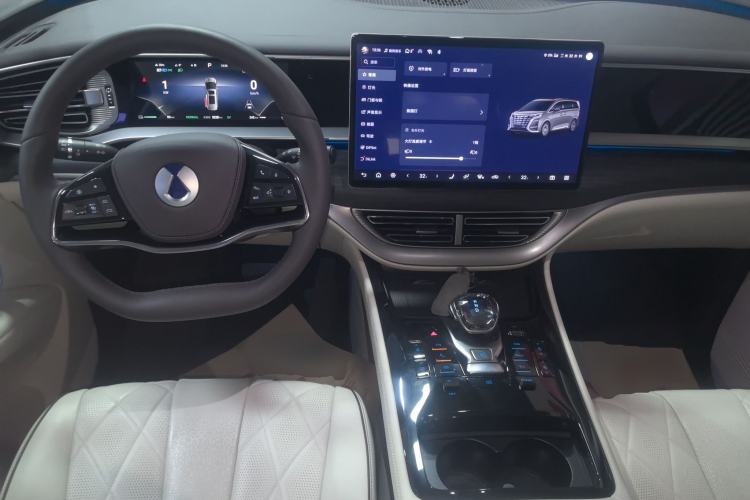 Used Denza D9 2024 DM-i 980 Four-Wheel Drive Prestige Model