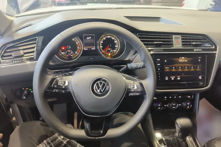 Used Volkswagen Tiguan L 2021 330TSI Automatic Two-Wheel Drive Smart Edition
