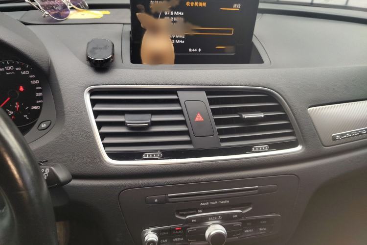 Used Audi Q3 2016 40 TFSI quattro all-wheel-drive sport model
