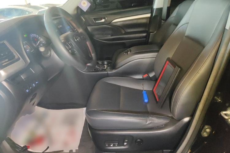 Used Toyota Highlander 2018 2.0T Four-Wheel Drive Prestige Version 7 Seats China V Emission Standard
