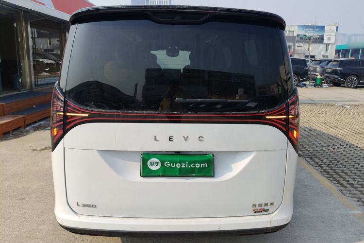 Used  LEVC L380 2024 140-Degree 6-Seater All-Wheel-Drive Ultra