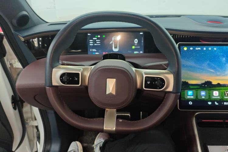 Used  11 2022 Ultra-Long Range Dual-Motor Luxury Edition 4 Seats