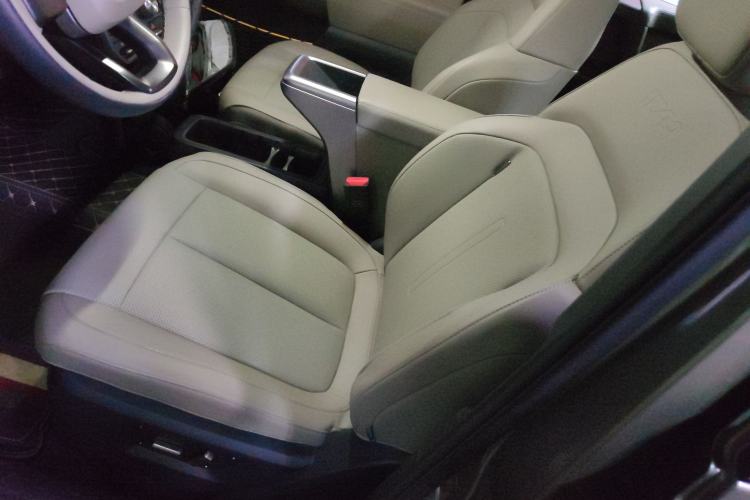 Used  V23 2025 501 Four-Wheel Drive Intelligent Driving Version
